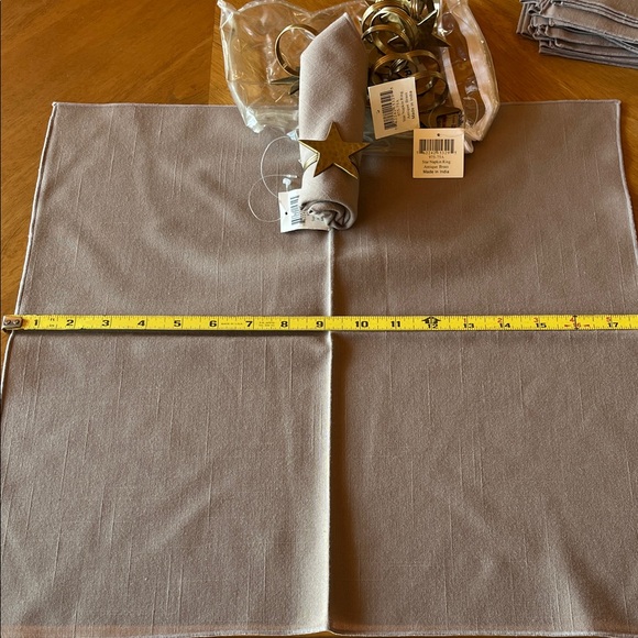 Star Brass Napkin Rings with Napkins Set of 12 - Picture 2 of 4